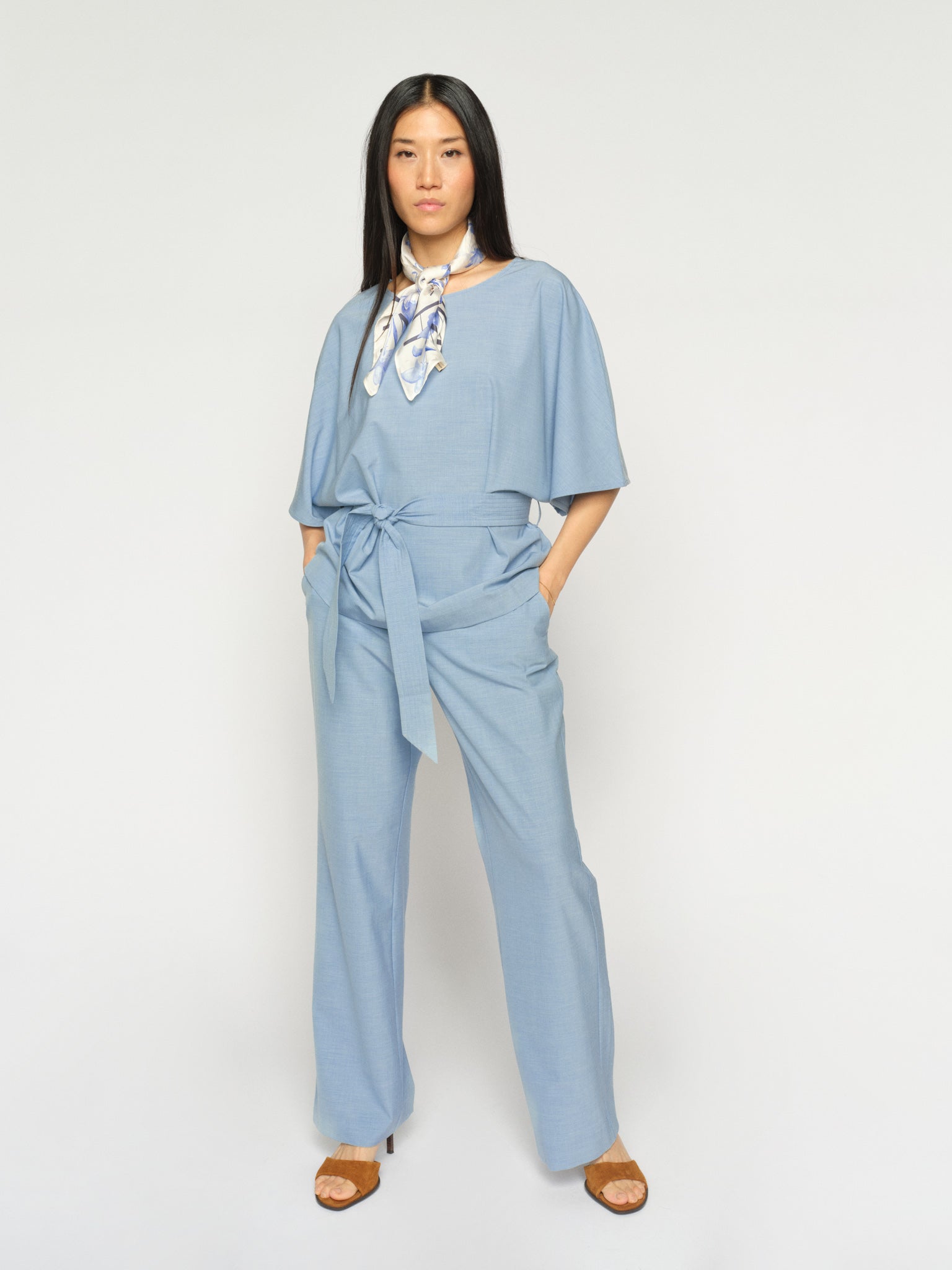 Modelshot / Light Blue / Detail
